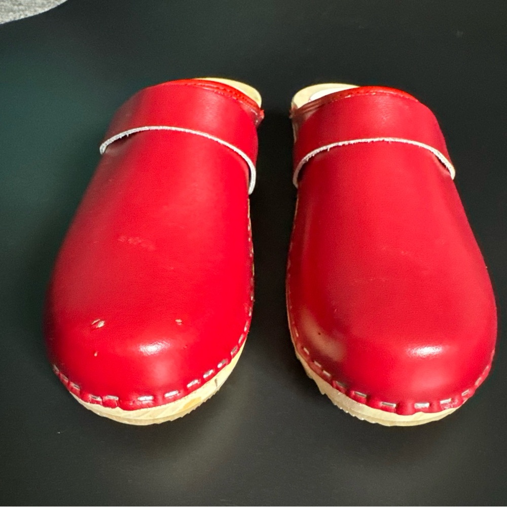 Red Clogs - Picture 4 of 13